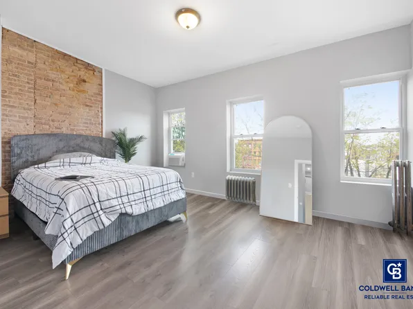 35 Herkimer Street image 8 of 11