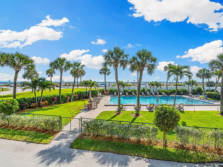 4141 Ocean Dr #208 — Photo 30