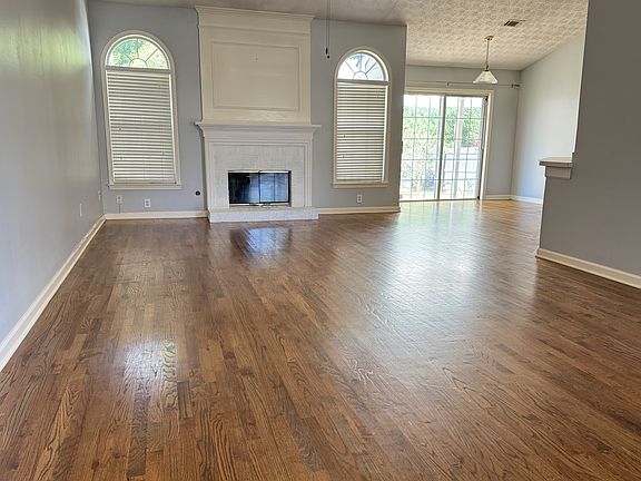 View living room from foyer