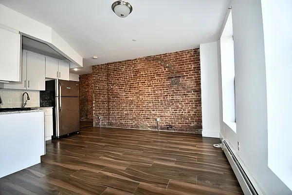 Rented by Voro, LLC | media 5