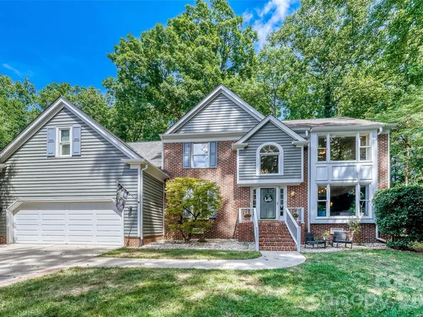8609 Doe Path Ln, Huntersville, NC 28078