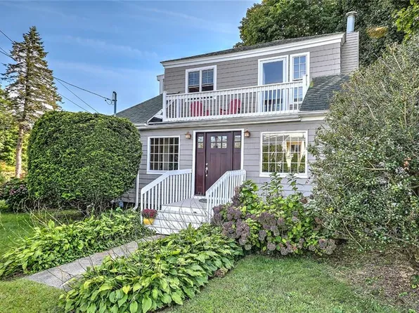 141 Shawomet Ave, Warwick, RI 02889