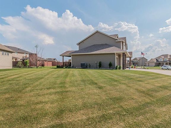 5th image of 3323 NE Briar Creek Pl