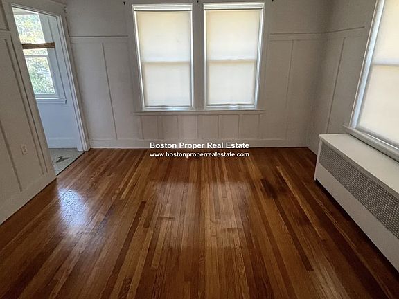 3rd image of 14 Hammondswood Rd #8