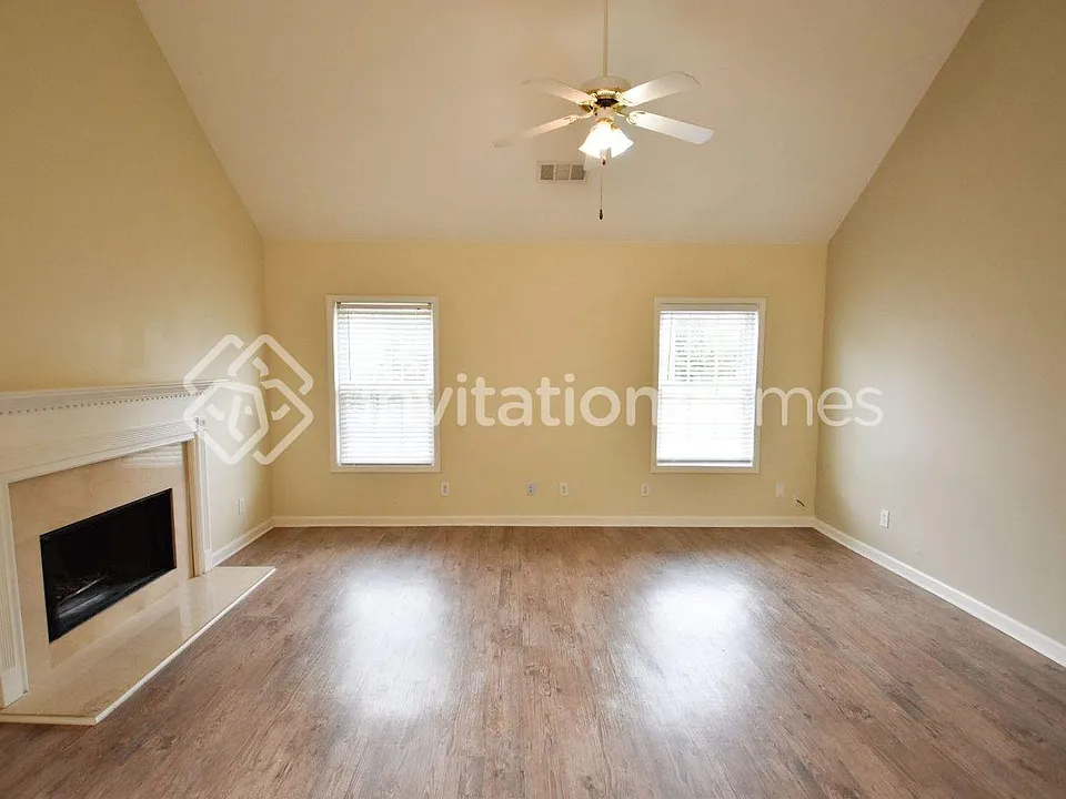 2380 Thornberry Dr