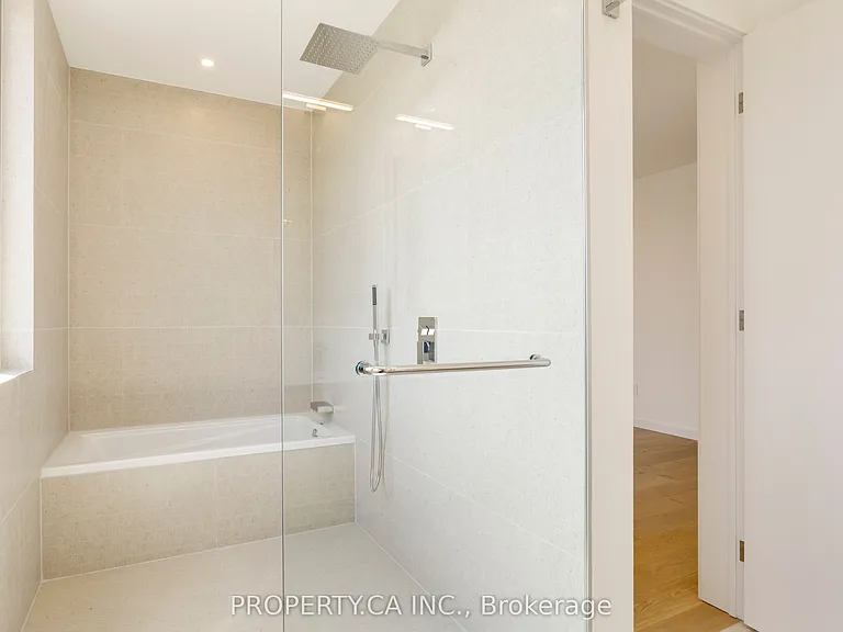 301 Keele St #4 — Photo 32