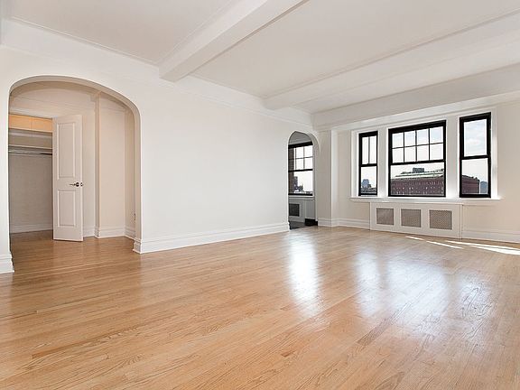 4th image of 95 Christopher St APT 11K