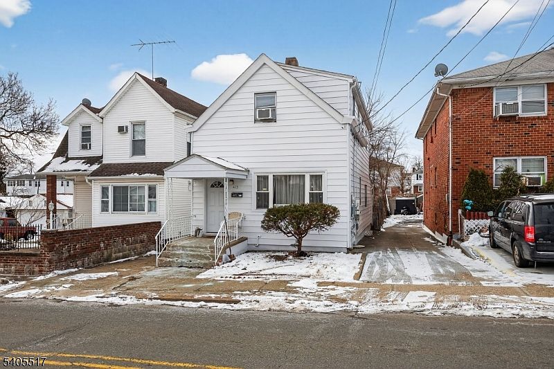 1st image of 415 Preakness Ave