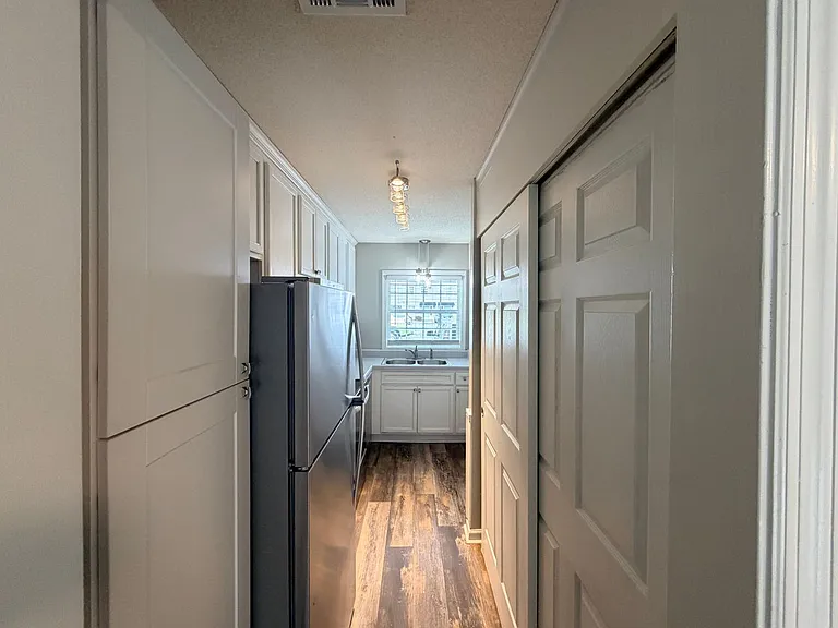 Center Town Condominiums — Photo 92