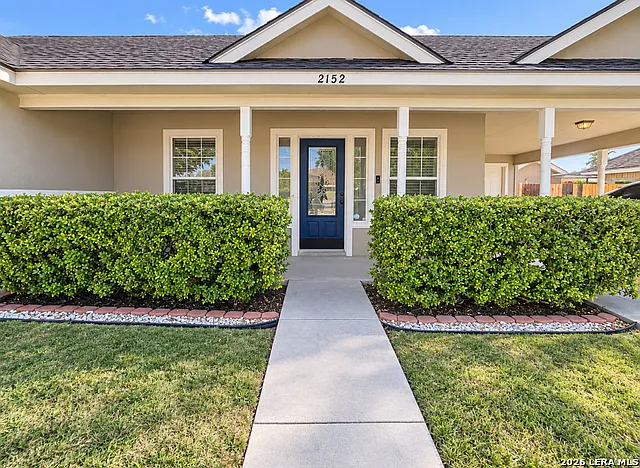 3 bed, 2.0 bath, 1342 sqft, $1,600 — Photo 2