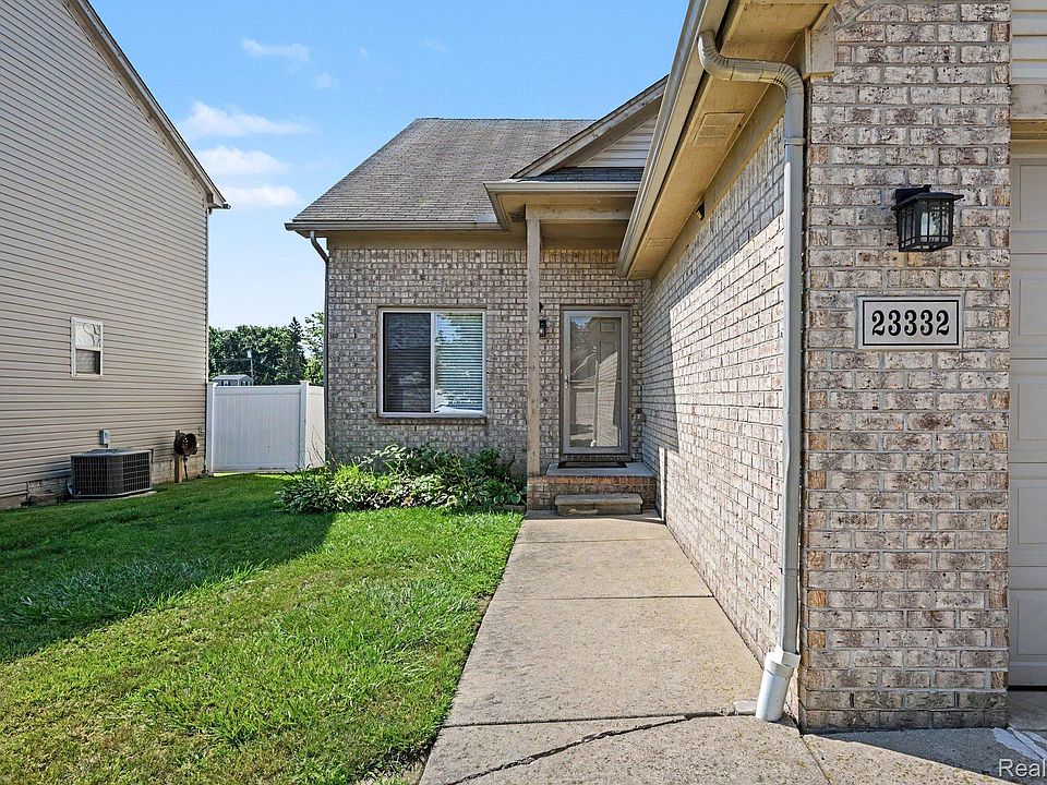 23332 Grandy St, photo 3