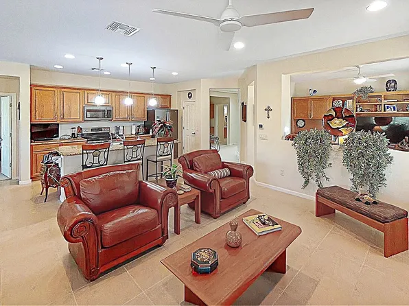 954 N Broken Hills Dr, Green Valley, AZ 85614
