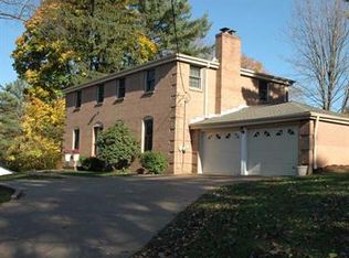 220 Rosscommon Rd, Wexford, PA 15090