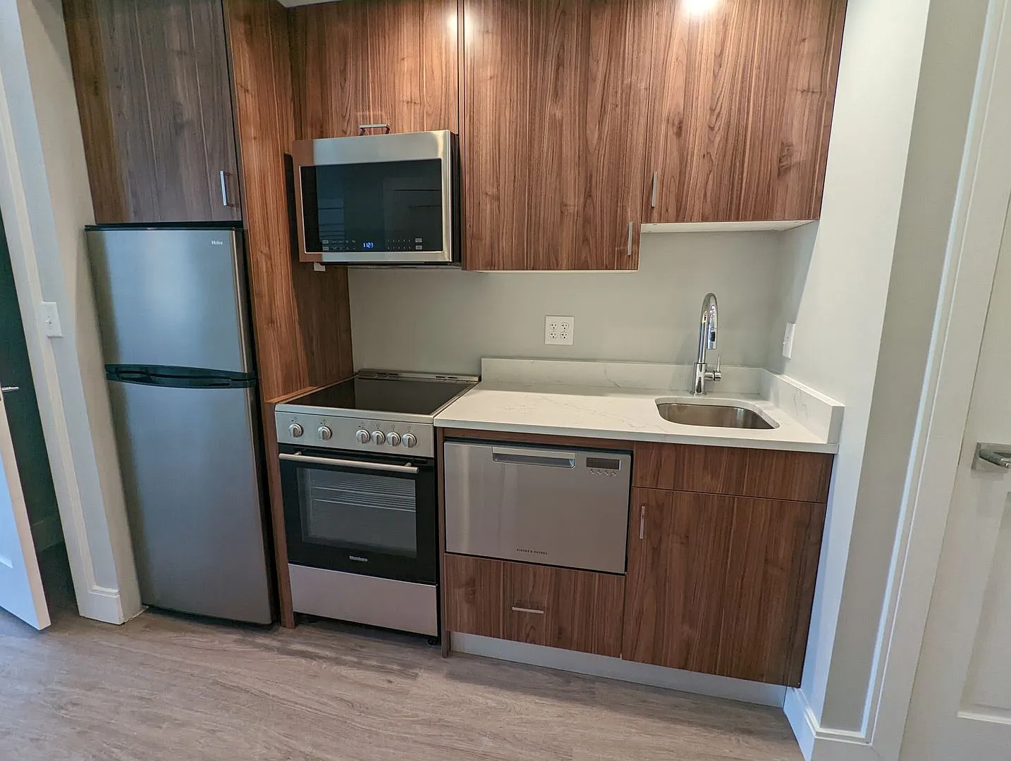 517 Main — Photo 2