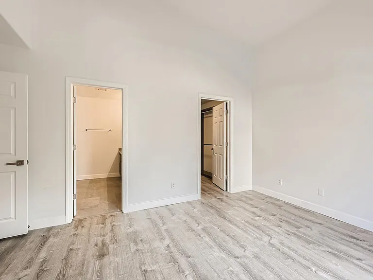 2153 Jasper Bluff St #201 — Photo 13