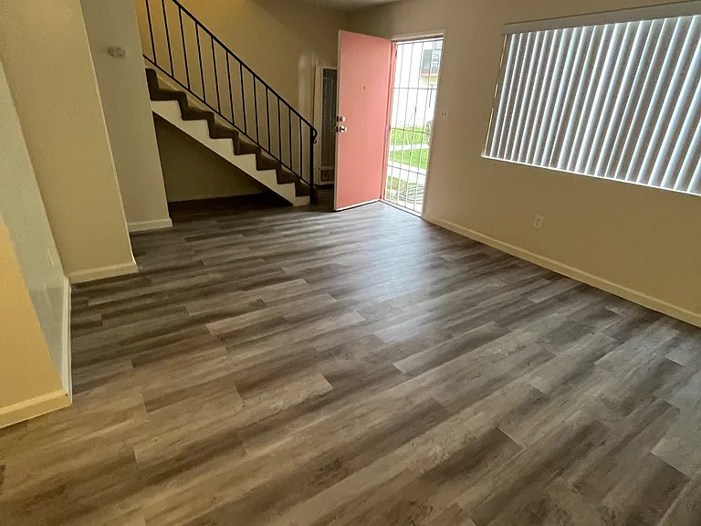 1019 L St #A — Photo 2