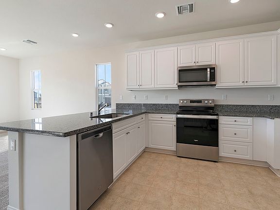 3rd image of 550 S Harbor Blvd