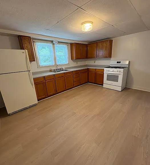 332 College Ave — Photo 7