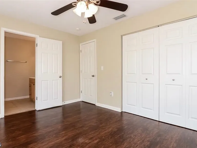 4125 SW 6th Pl — Photo 5