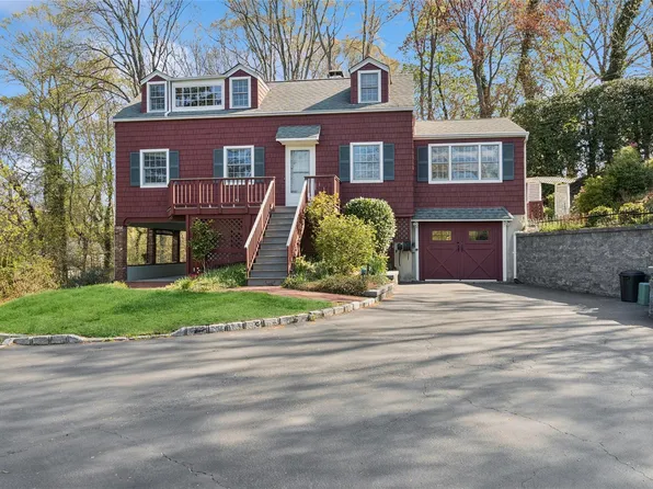 15 Wainscott Lane, East Setauket, NY 11733