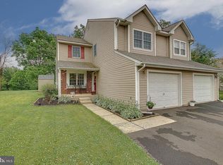 562 W 6th St, Pennsburg, PA 18073