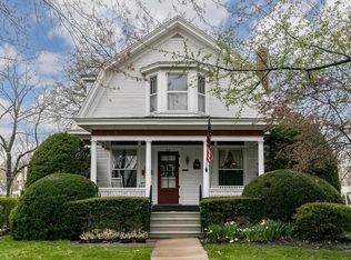 613 3rd Ave NW, Mount Vernon, IA 52314