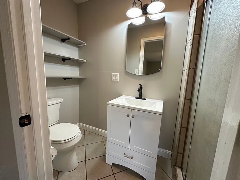 260 Klutz St — Photo 11