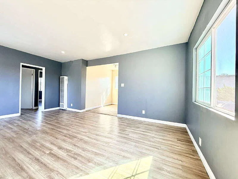 2 bed, 1.0 bath, 635 sqft, $2,300 — Photo 2