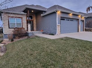 418 Freemont Dr, Lawrence, KS 66049