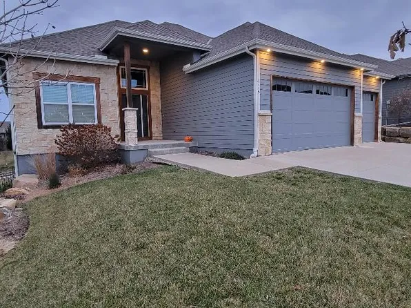 418 Freemont Dr, Lawrence, KS 66049