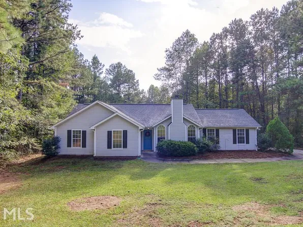 290 Winchester Dr, Sharpsburg, GA 30277