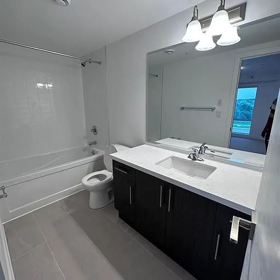 165 Veterans Dr #6 — Photo 10