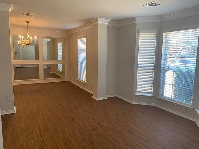 4 bed, 2.5 bath, 2860 sqft, $2,750 — Photo 4