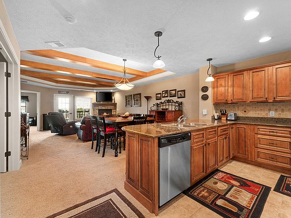 4th image of 250 Lakewood Drive #5305