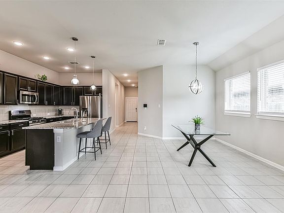 2nd image of 2742 Torrey Pines Drive