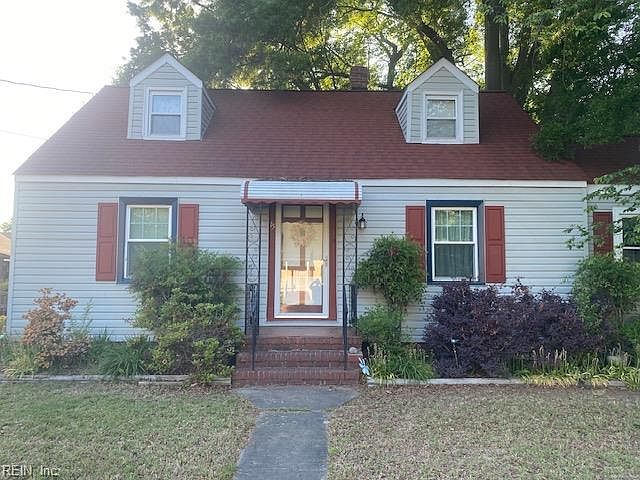 1st image of 15 Roberts Ct E