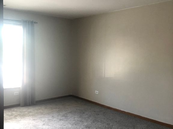 4th image of 647 E 194th St #A