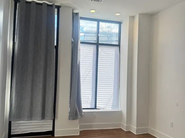 75 Court House Place image 2 of 6