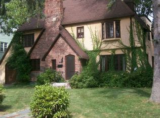 10 Newport Ave, West Hartford, CT 06107