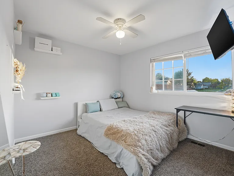 950 Donnelly Pl — Photo 30