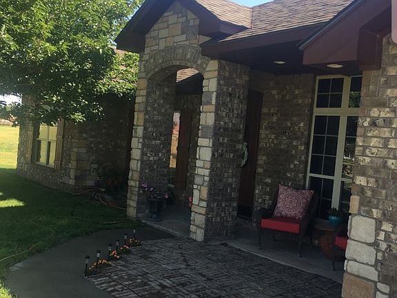 3rd image of 190 Laurel Leaf Ln