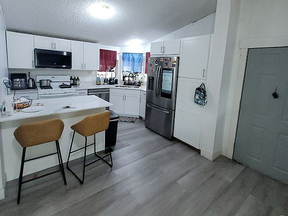 2nd image of 3932 S Bobolink St #185