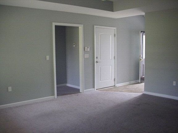 3rd image of 203 Birchwood Ln
