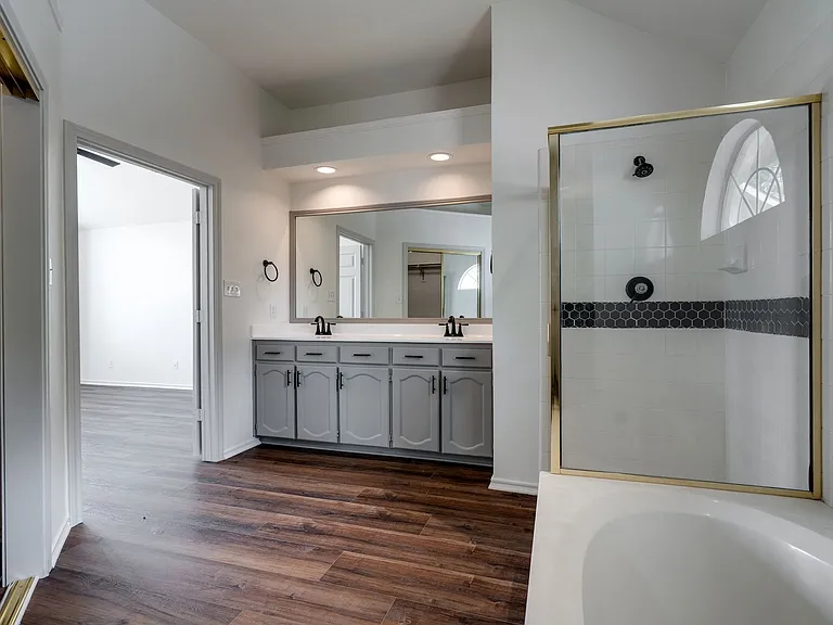 947 Winterstone Dr — Photo 16