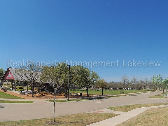 3rd image of 720 Sunflower Ave