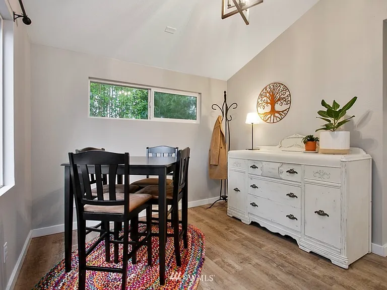 2809 Alderwood Ave — Photo 7
