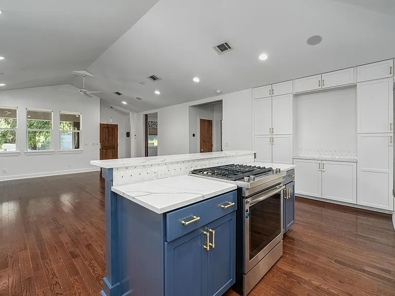 307 W Annie St — Photo 10