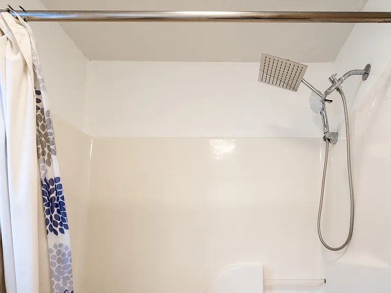 235 Rossmore Ct — Photo 17