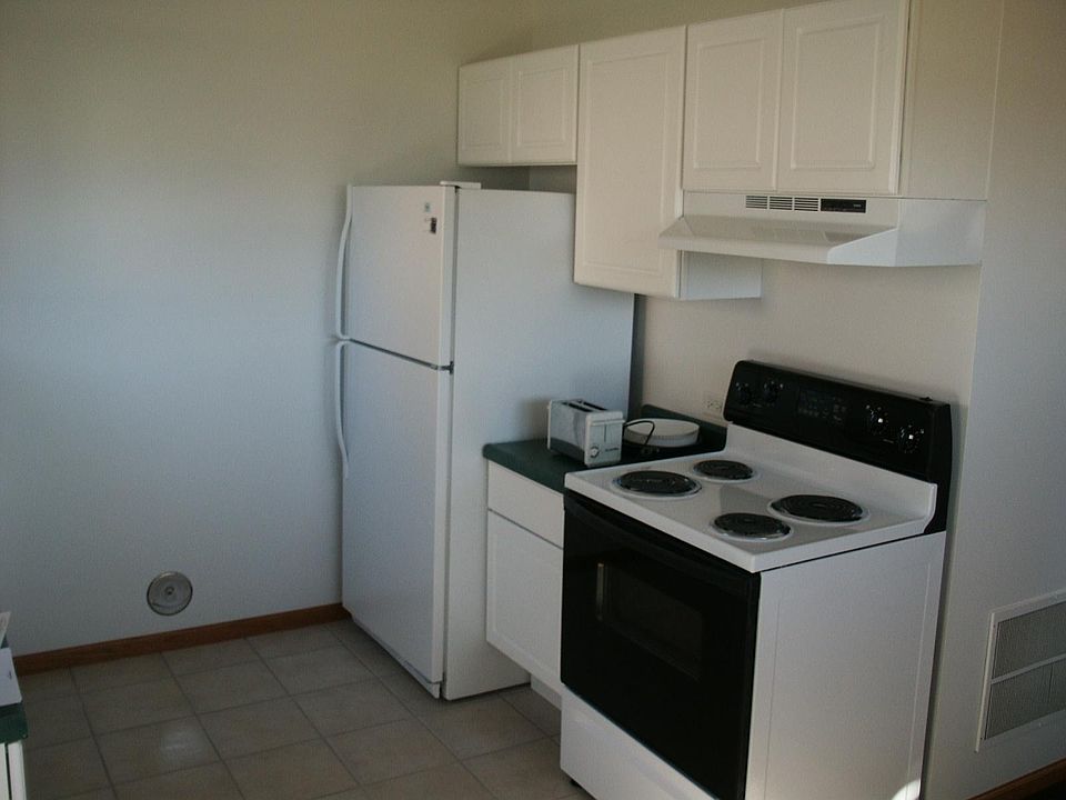 2nd image of 2542 E Clark St