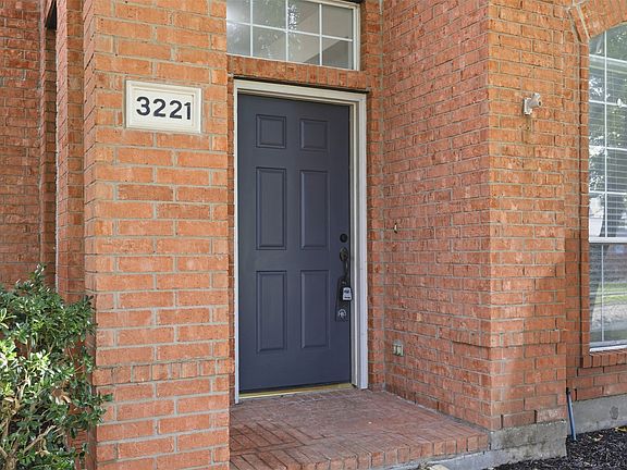 4th image of 3221 Corning Dr